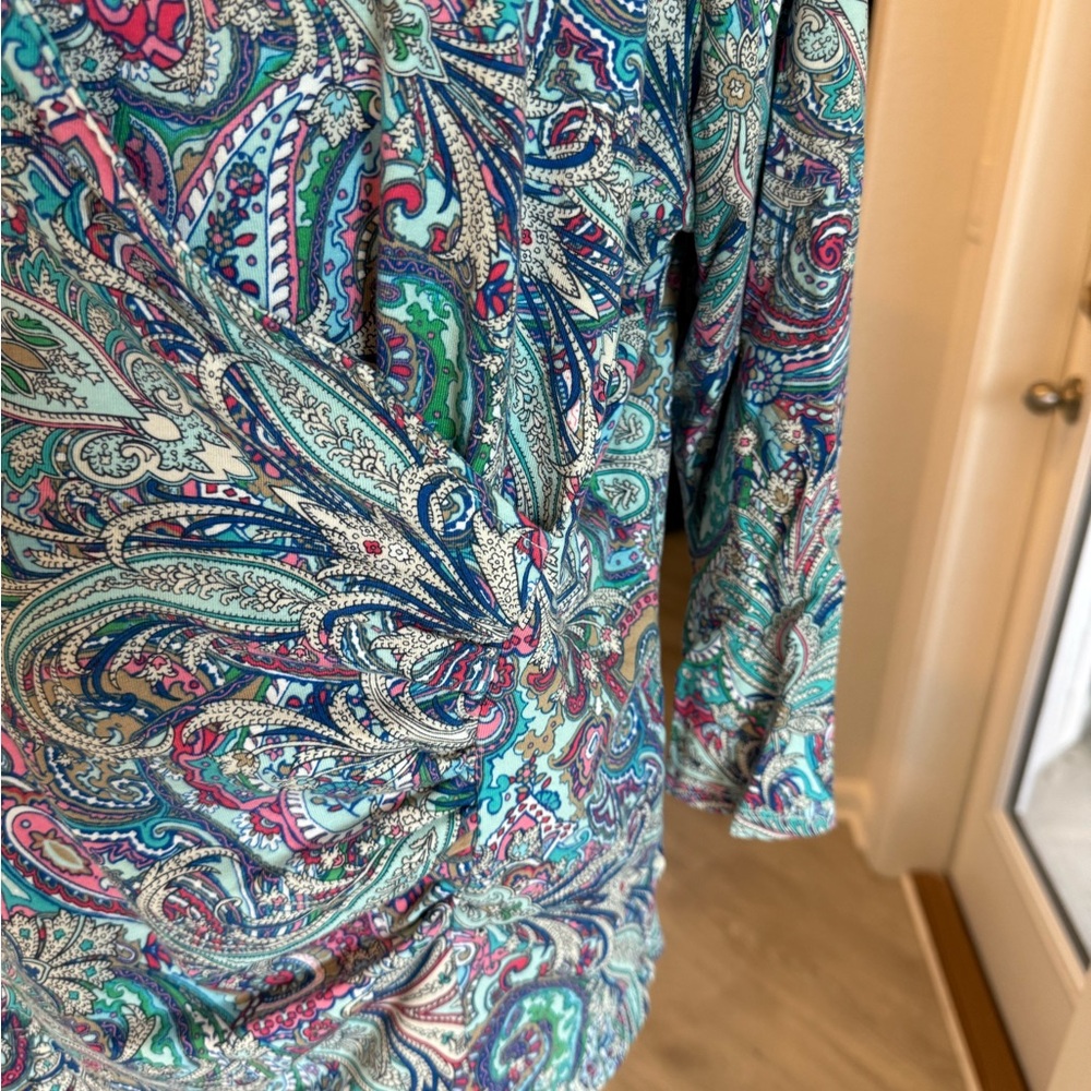 Women's Paisley V-Neck Top - Picture 4 of 7